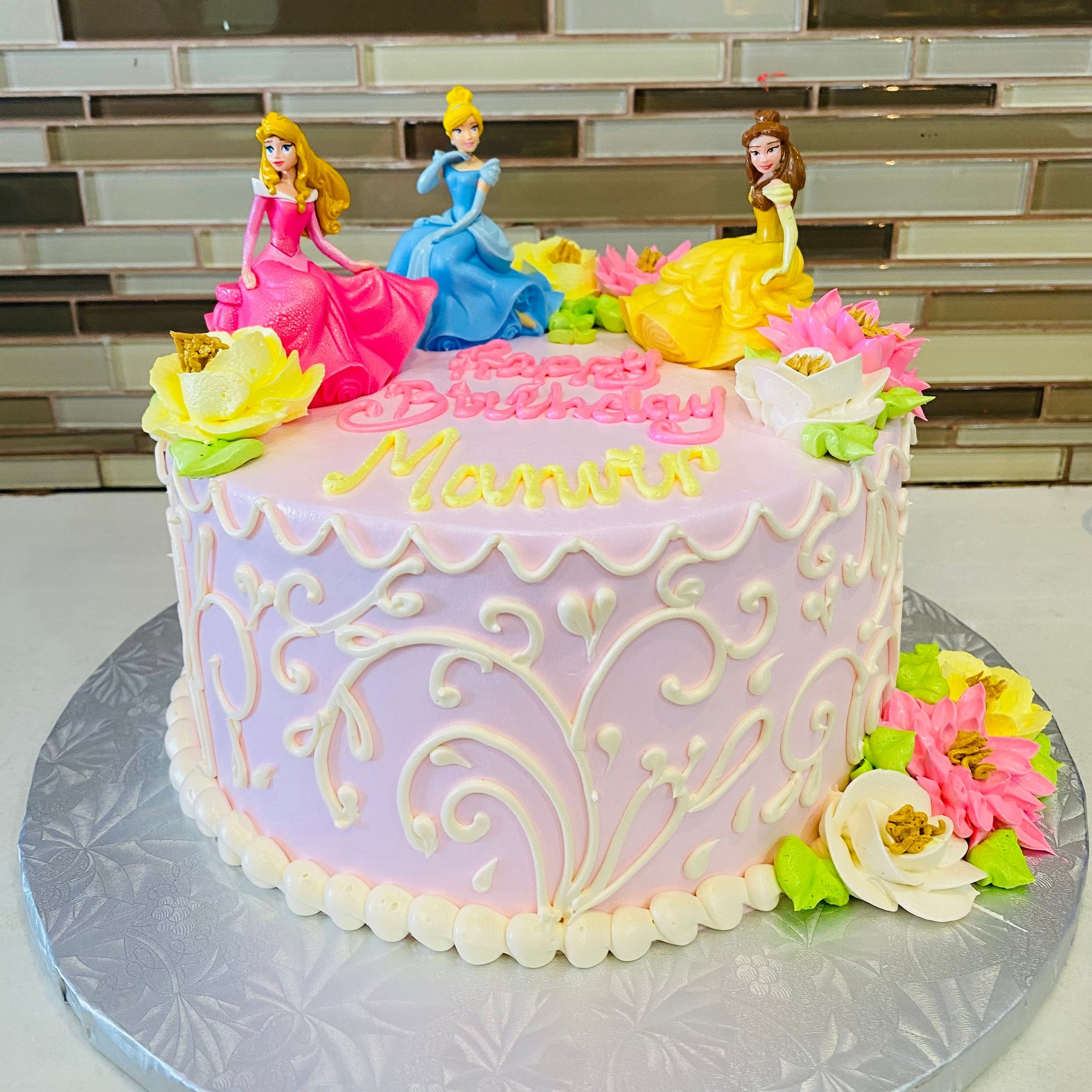 DISNEY PRINCESS CREAM CAKE