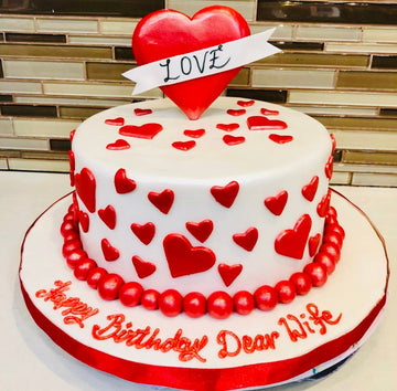 LOVE HEART FONDANT CAKE