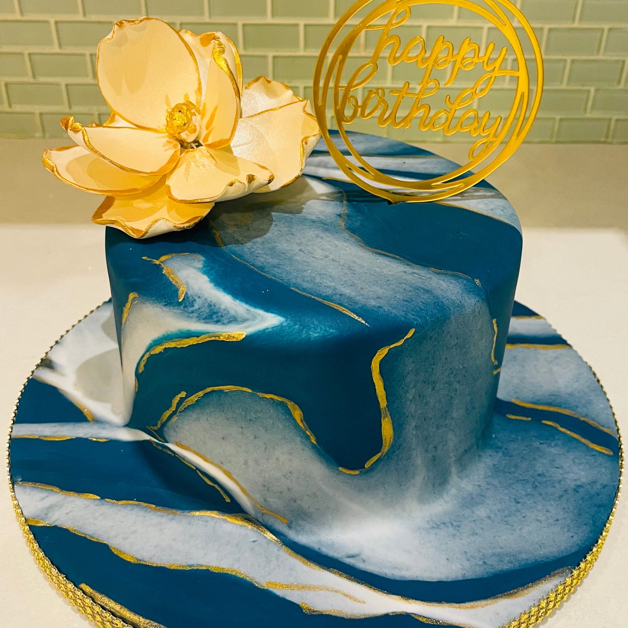 MANNAT MARBLEIZED FONDANT CAKE