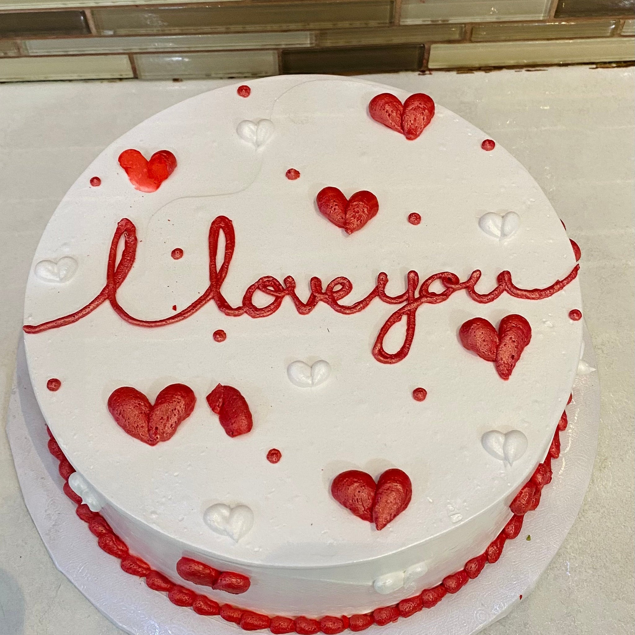 LOVE VALENTINE CREAM CAKE