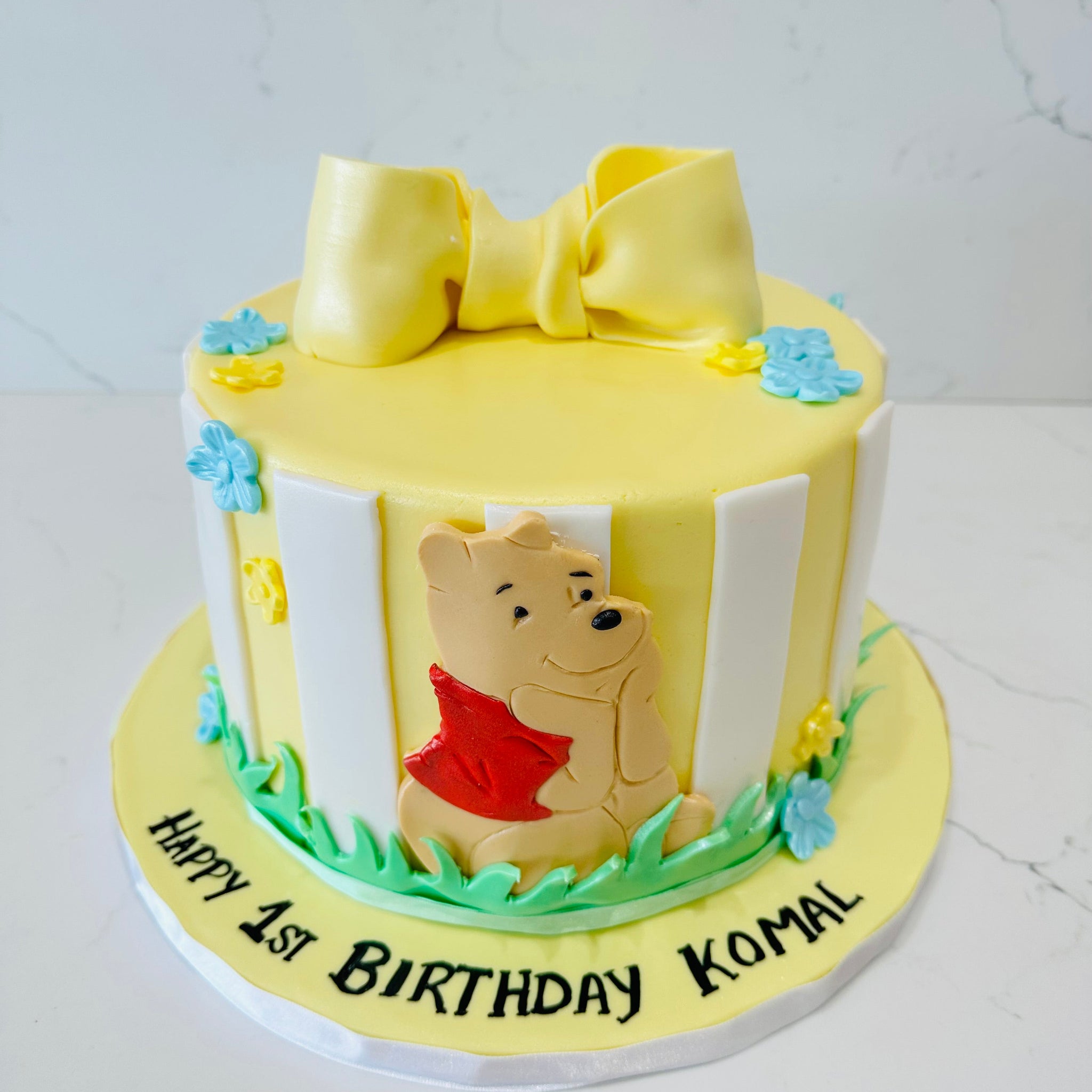 POOH THEME FONDANT CAKE