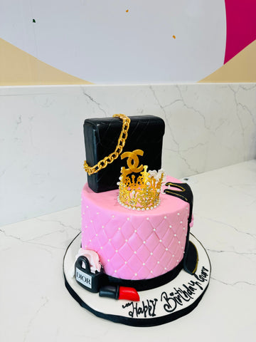 GURR CHANEL FONDANT CAKE