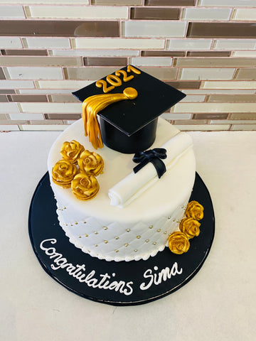 SIMA GRADUATION FONDANT CAKE