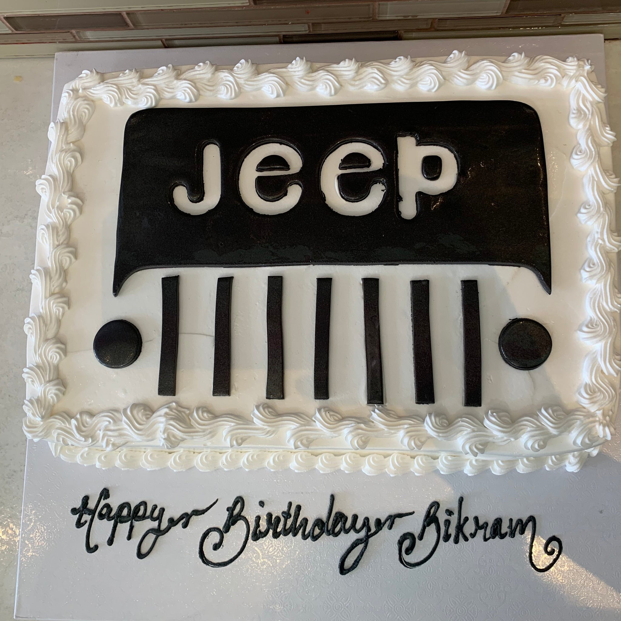 JEEP CREAM CAKE