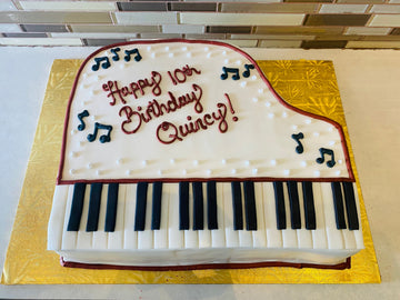 QUINCY PIANO FONDANT CAKE.