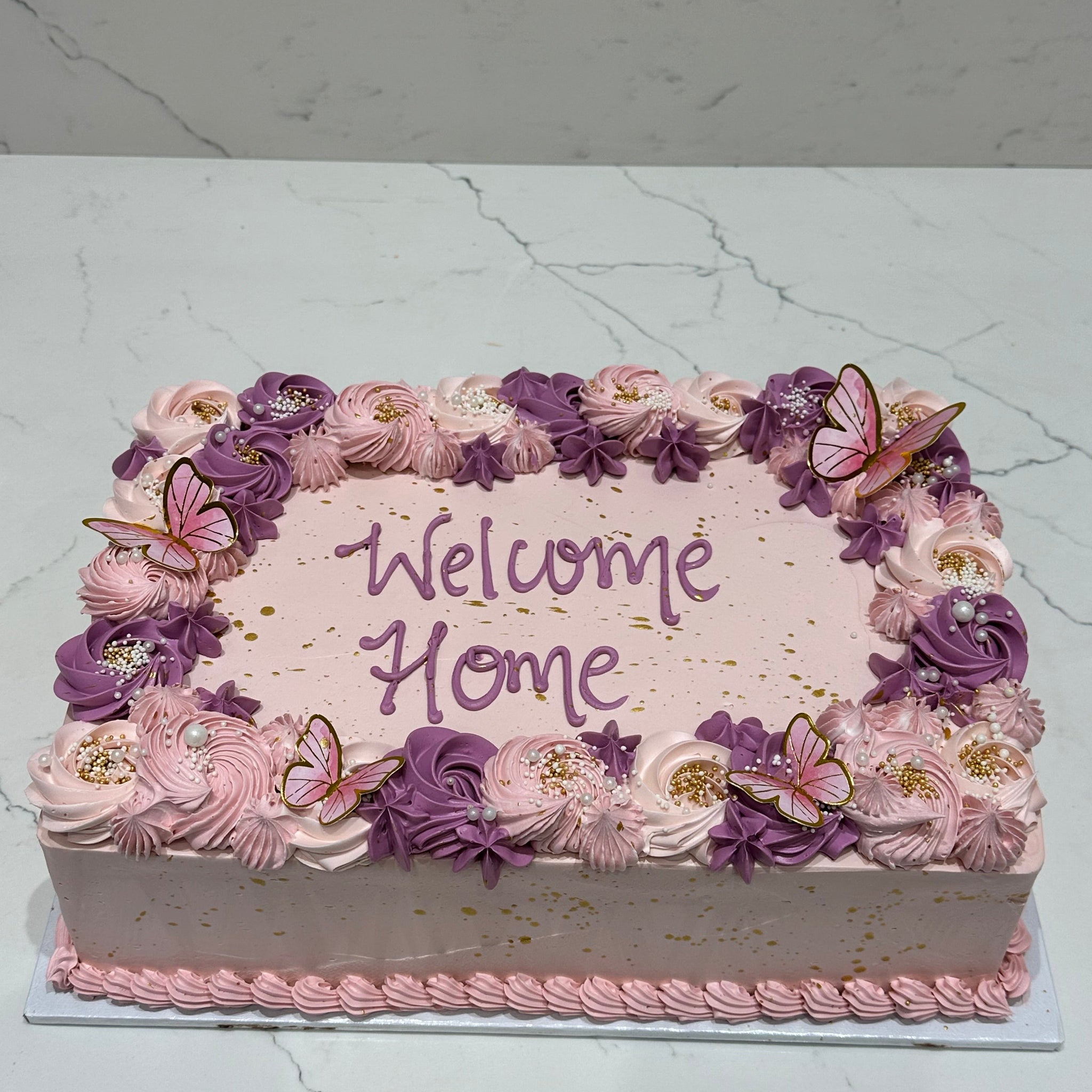 Nia flower cream cake