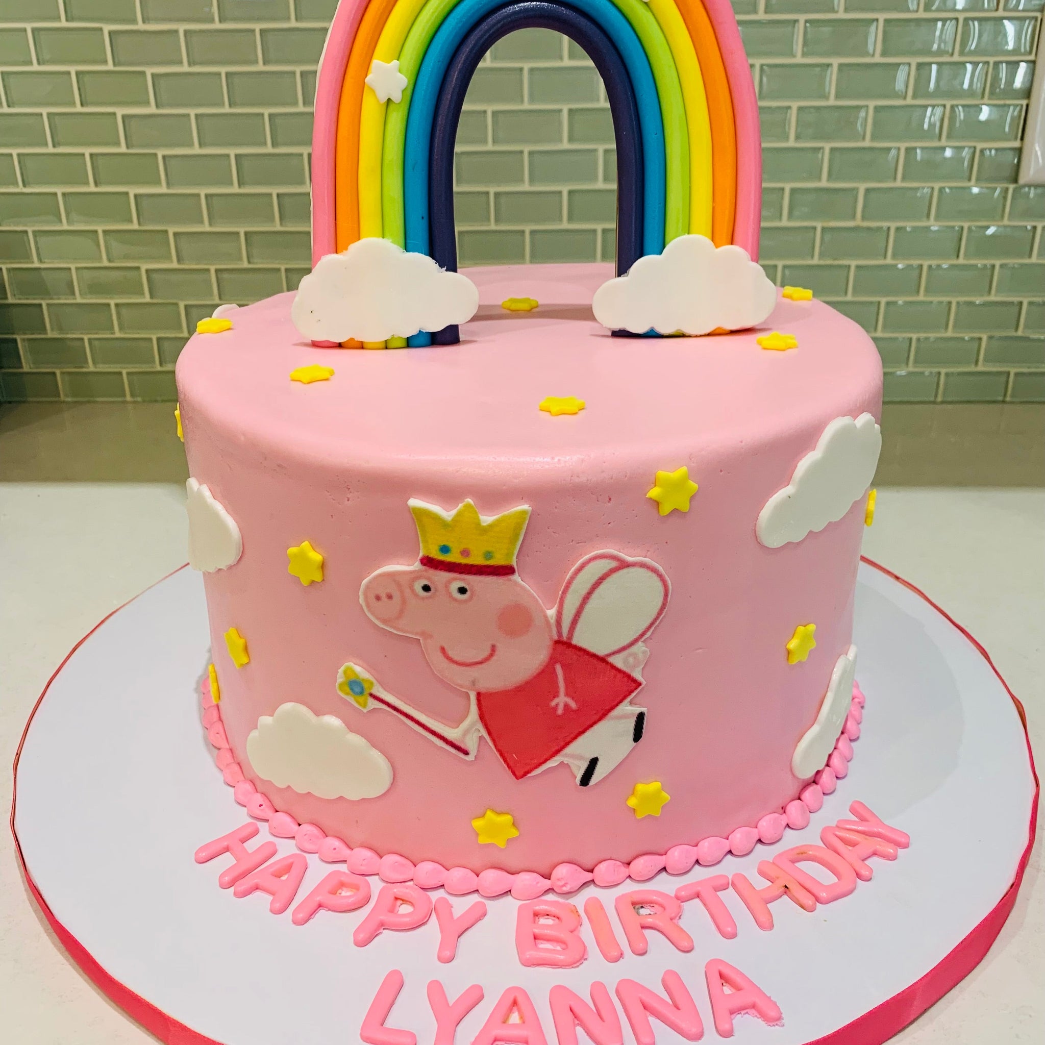 PEPPA PIG RAINBOW FONDANT CAKE