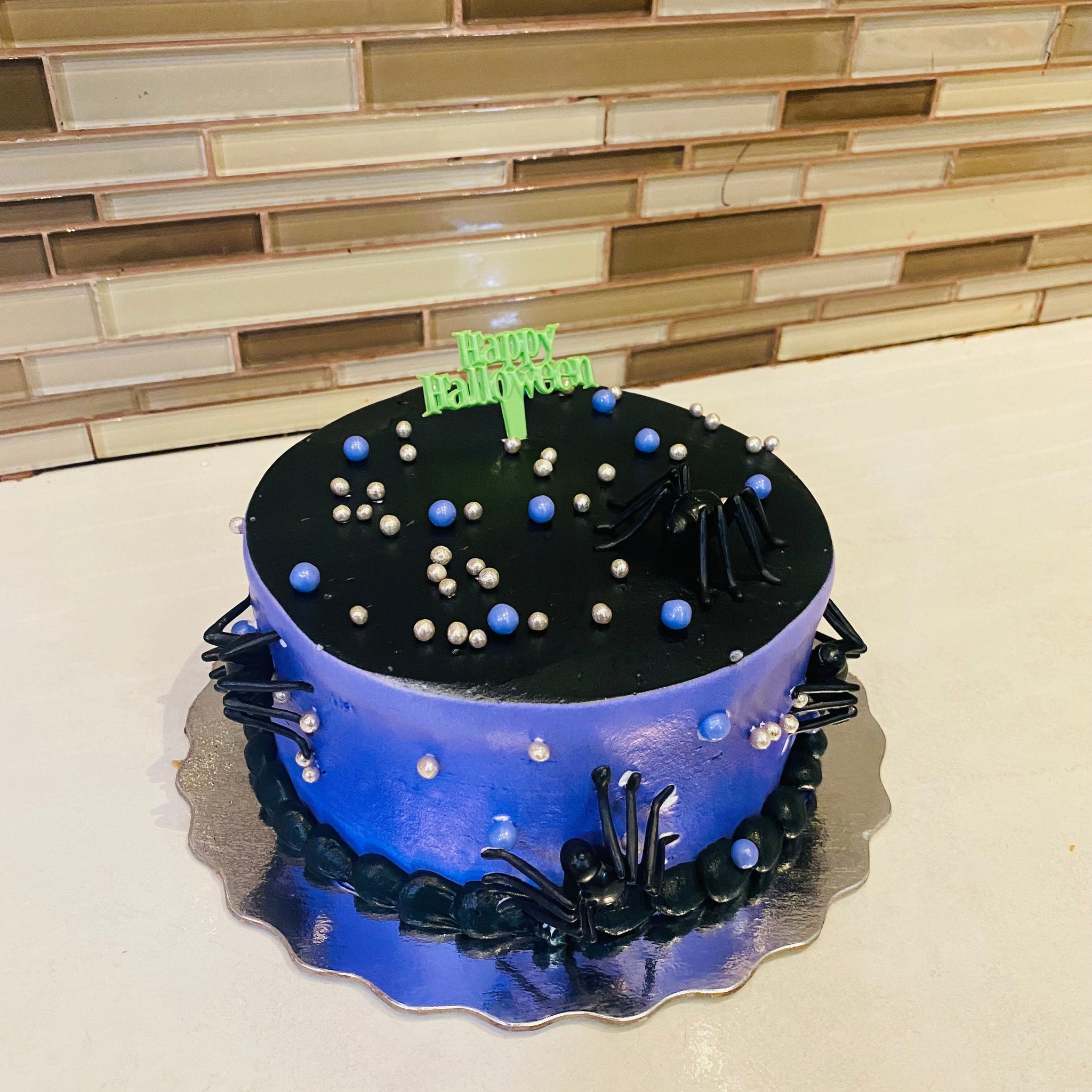 FRIGHT NIGHT HALLOWEEN CREAM CAKE