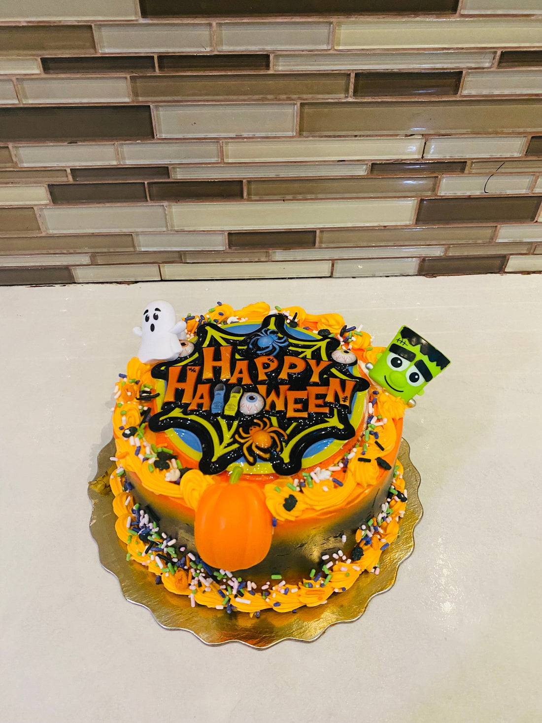 SPOOKY HALLOWEEN CAKE