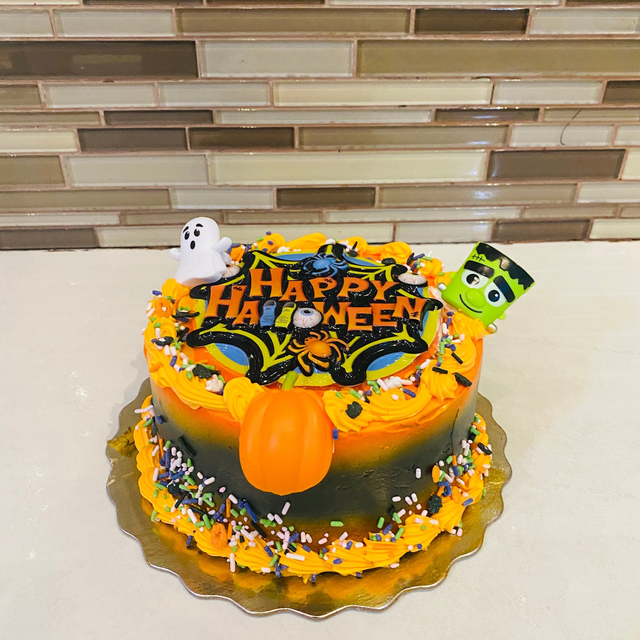 SPOOKY HALLOWEEN CAKE