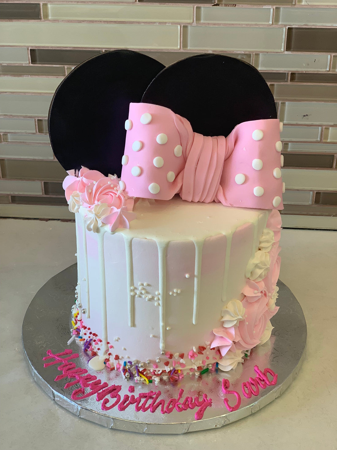 MINNIE DRIZZLE CAKE