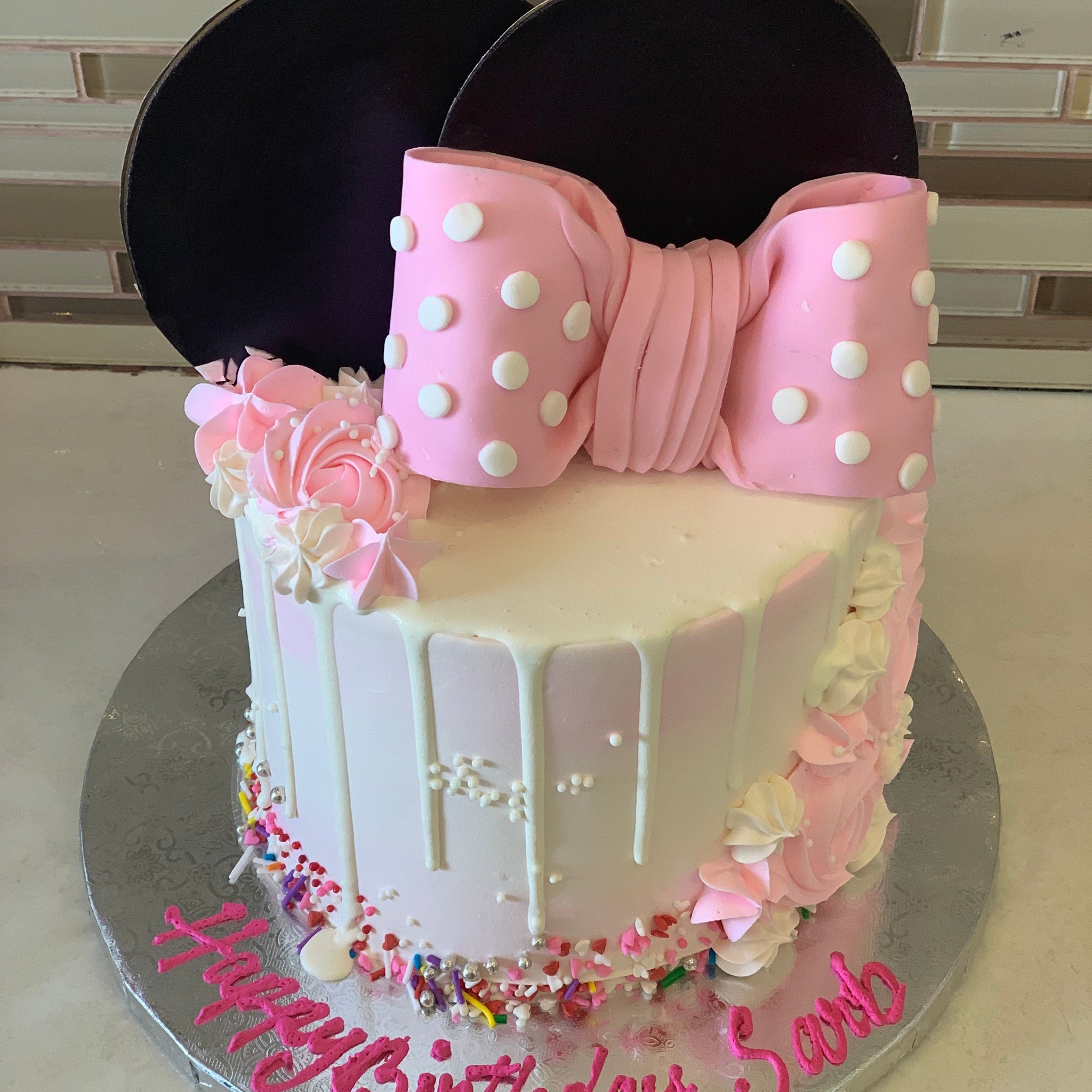 MINNIE DRIZZLE CAKE