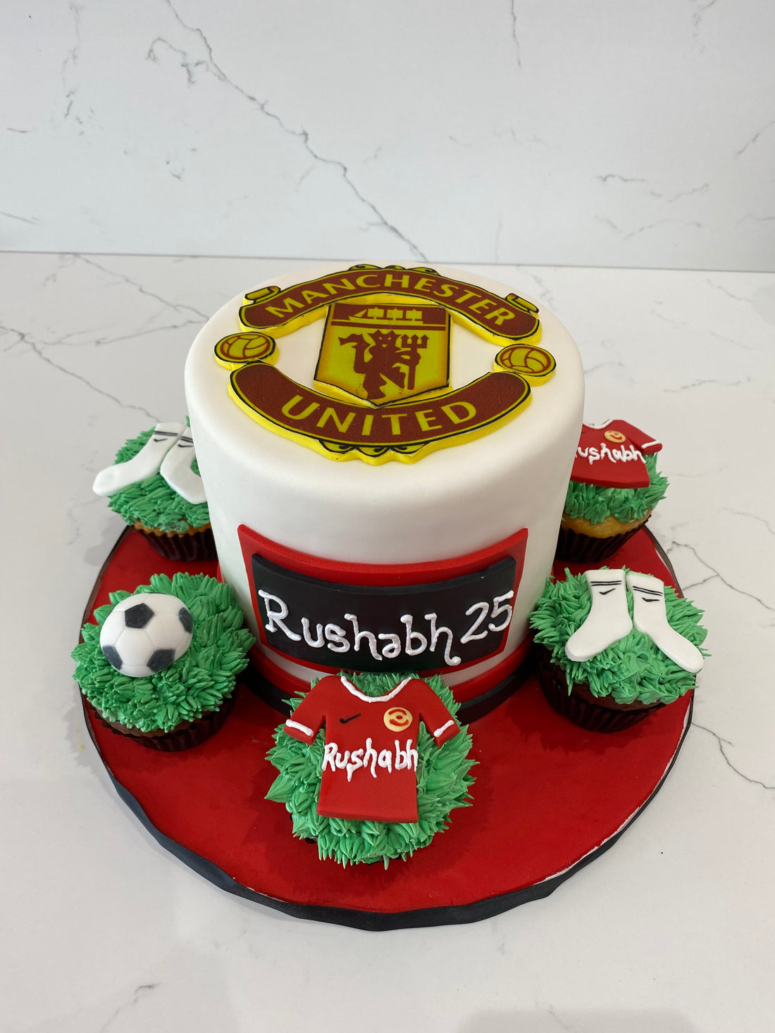 MANCHESTER UNITED FONDANT CAKE