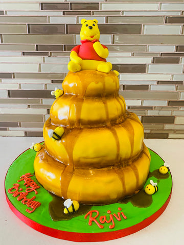 Winnie honey pot Molded fondant cake