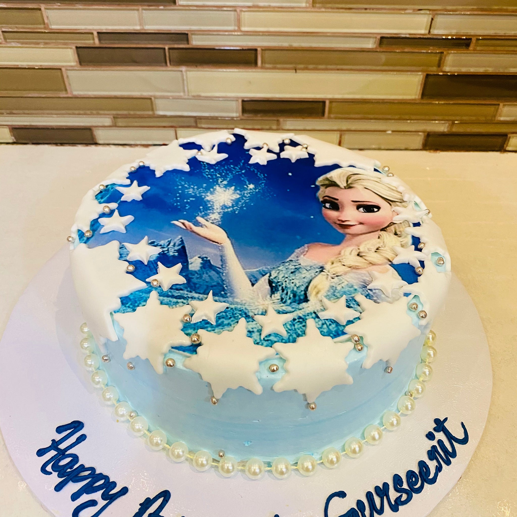 FROZEN SNOWFLAKE CREAM CAKE
