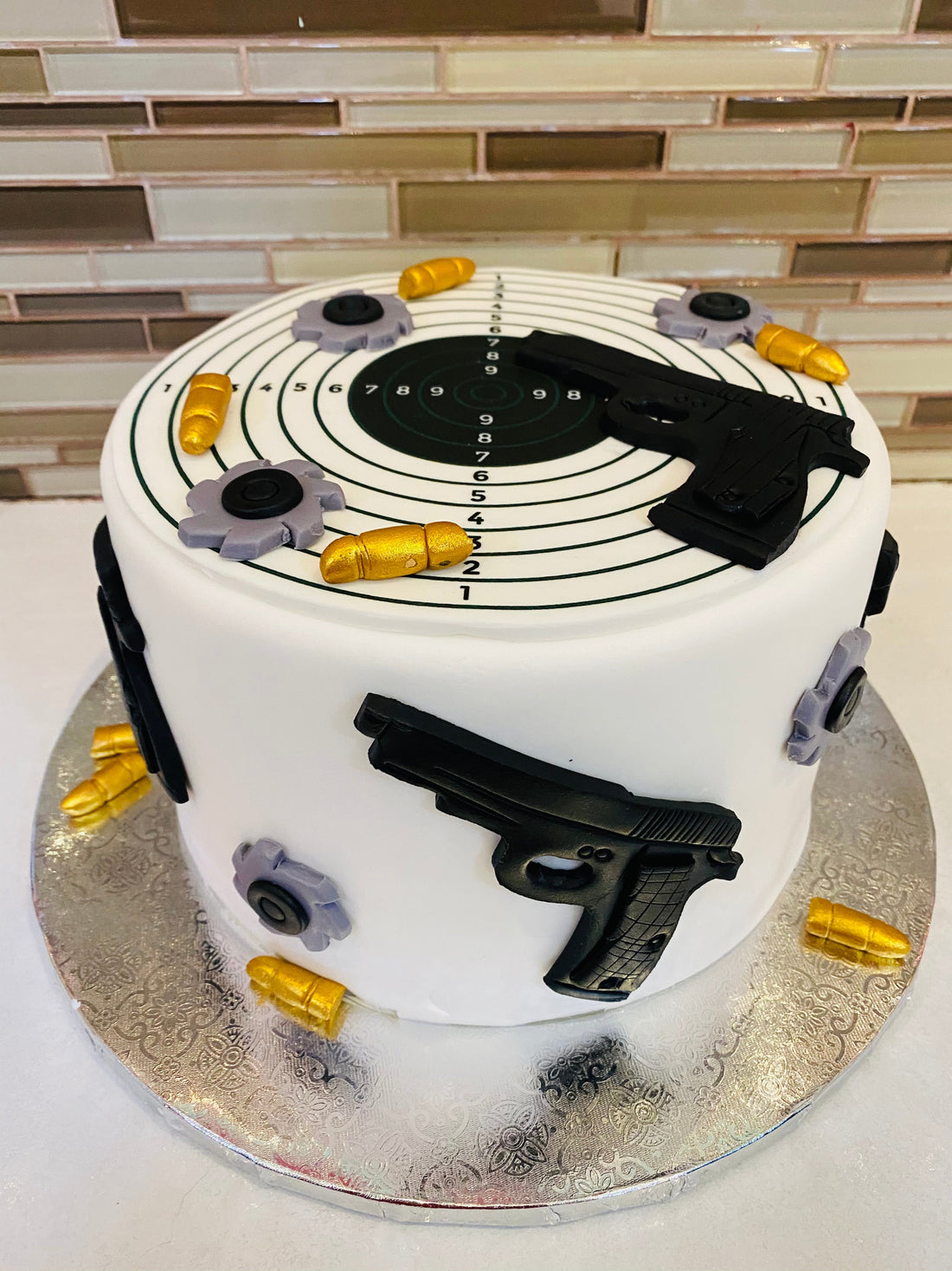 BULLET GUN FONDANT CAKE