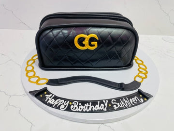 GUCCI FONDANT BAG CAKE