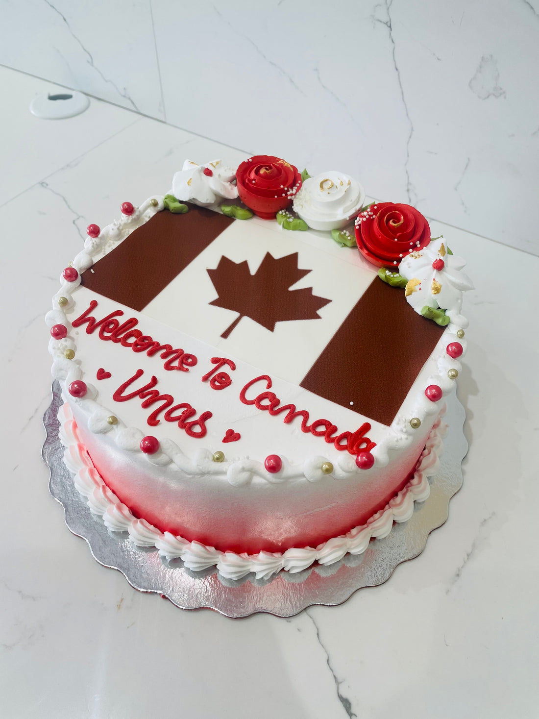 Unas Welcome to Canada Cake