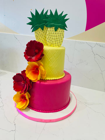 STACY PINEAPPLE FONDANT CAKE