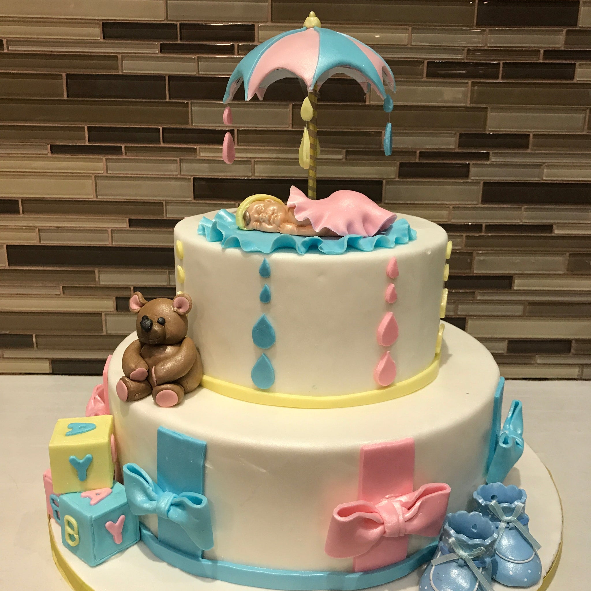 Umbrella baby shower cake