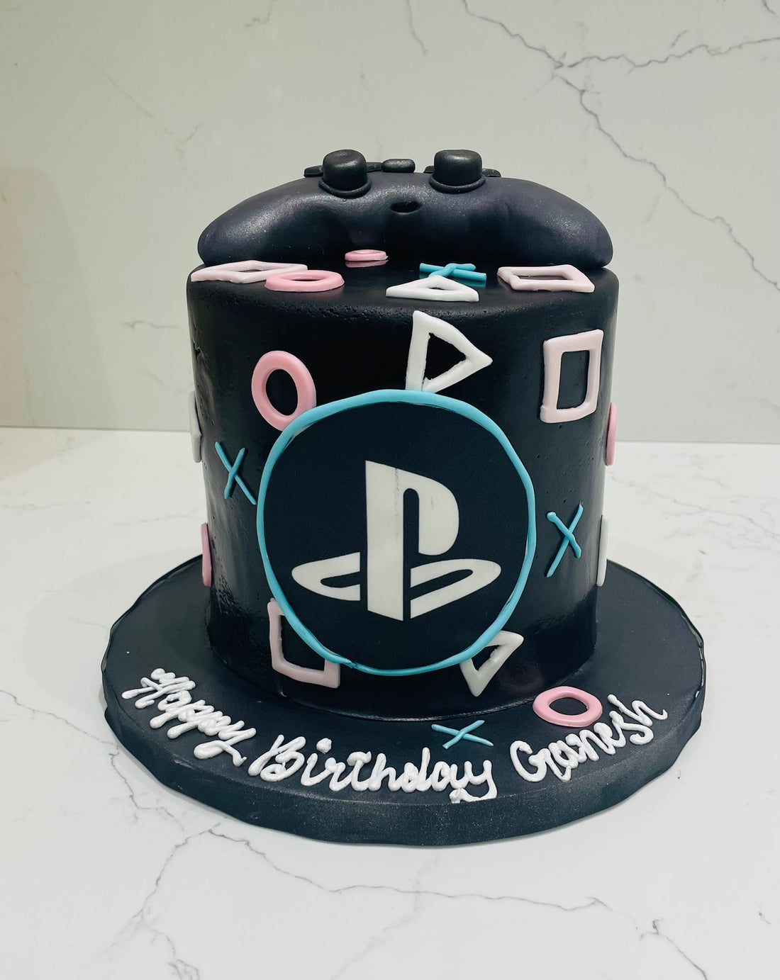 PLAYSTATION FONDANT CAKE