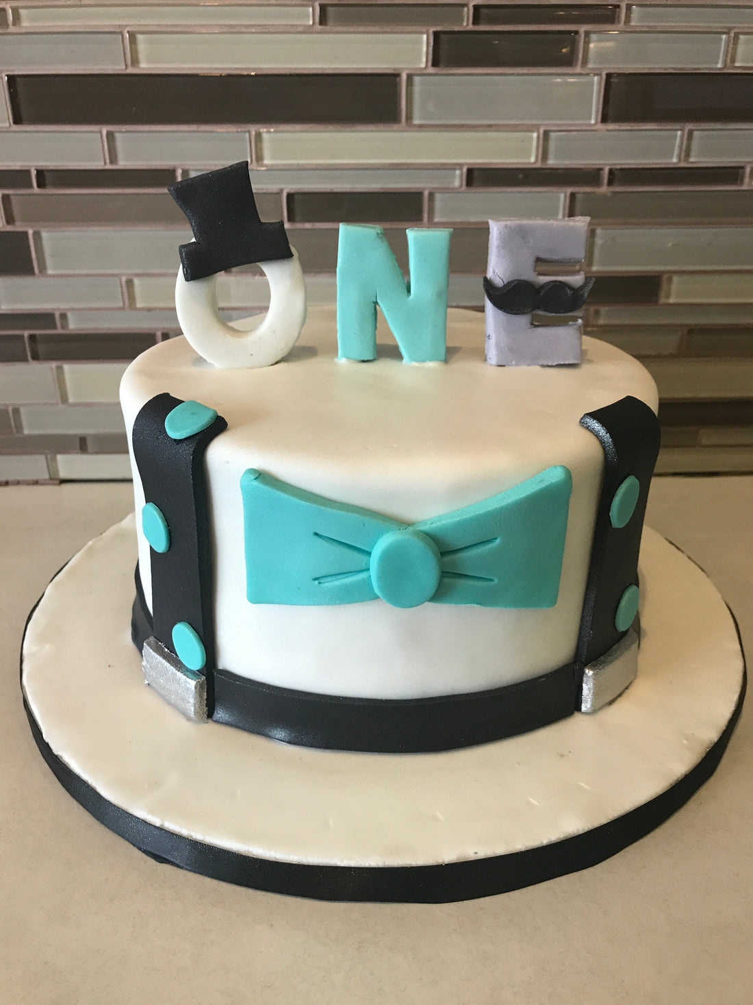 Bow #1 Fondant Cake