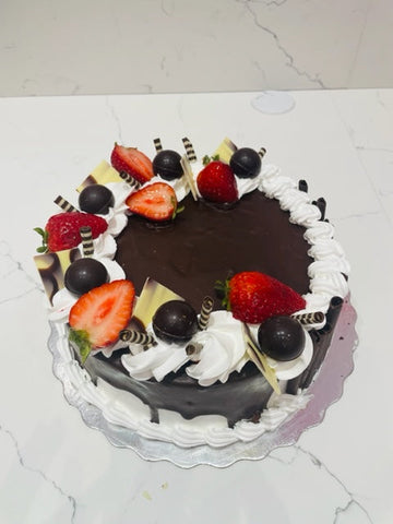 CHOCOLATE STRAWBERRY CAKE