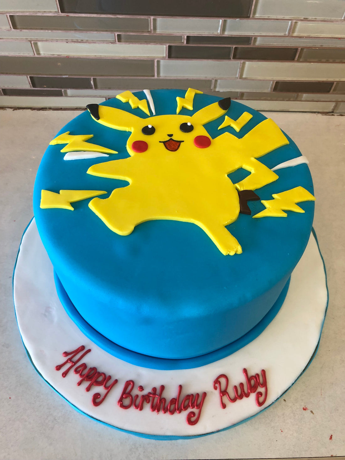 pikachu pokemon fondant cake