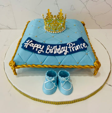 GOLDEN CROWN PILLOW FONDANT CAKE