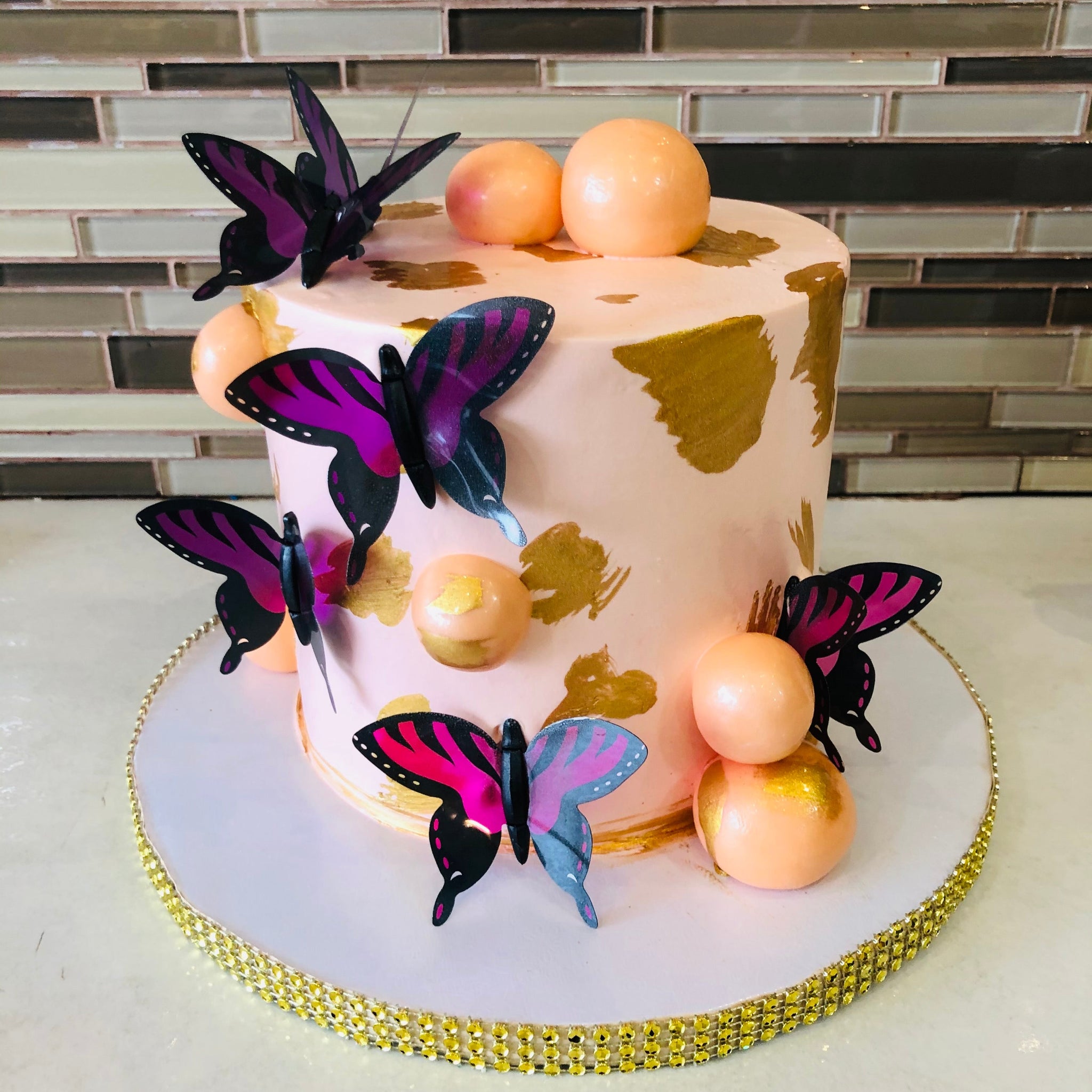 PEACH BUTTERFLY CREAM CAKE