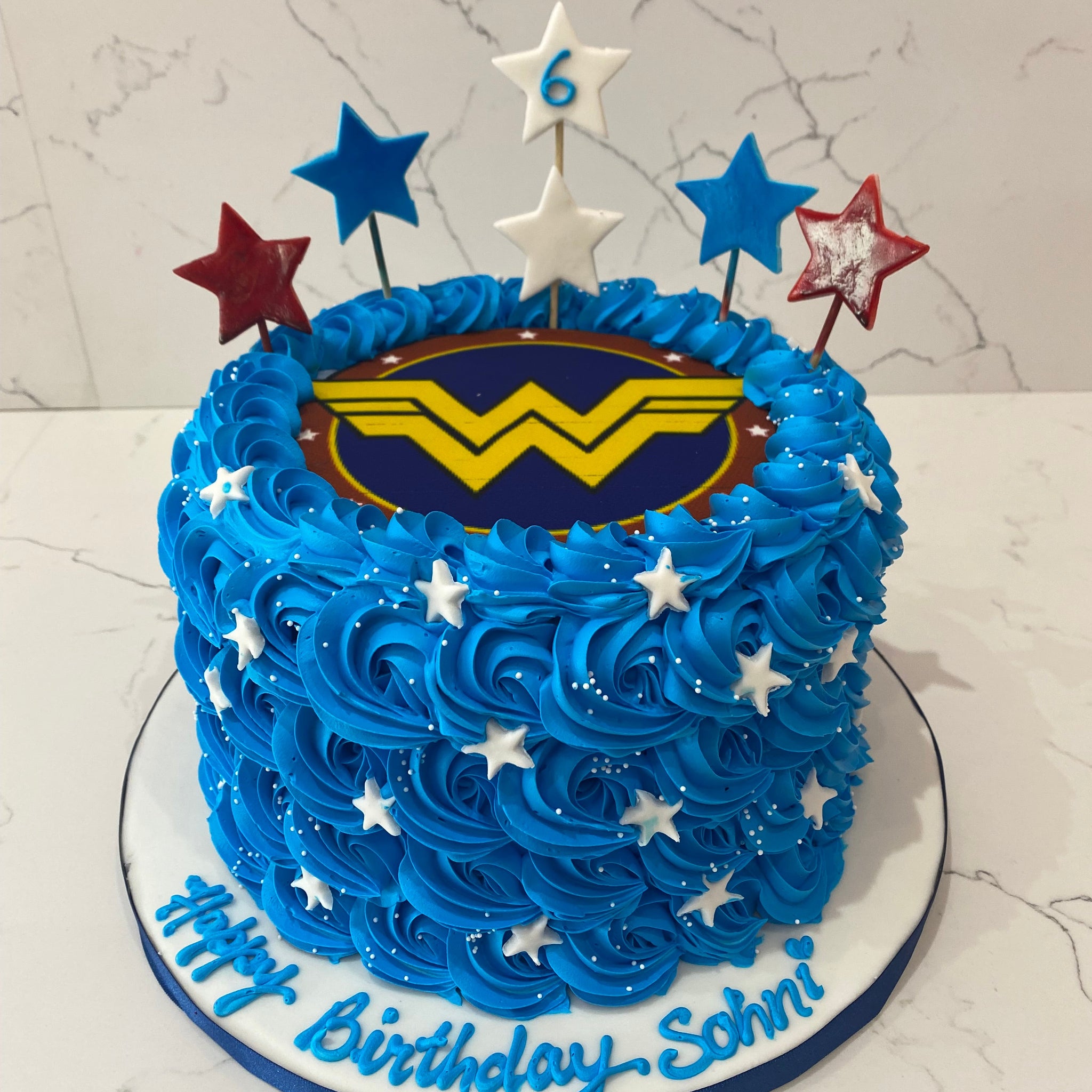 WONDER WOMAN CREAM CAKE