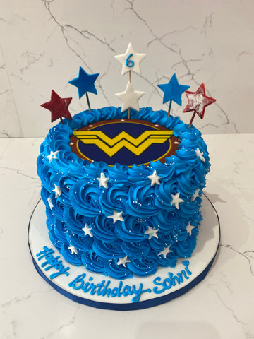 WONDER WOMAN CREAM CAKE