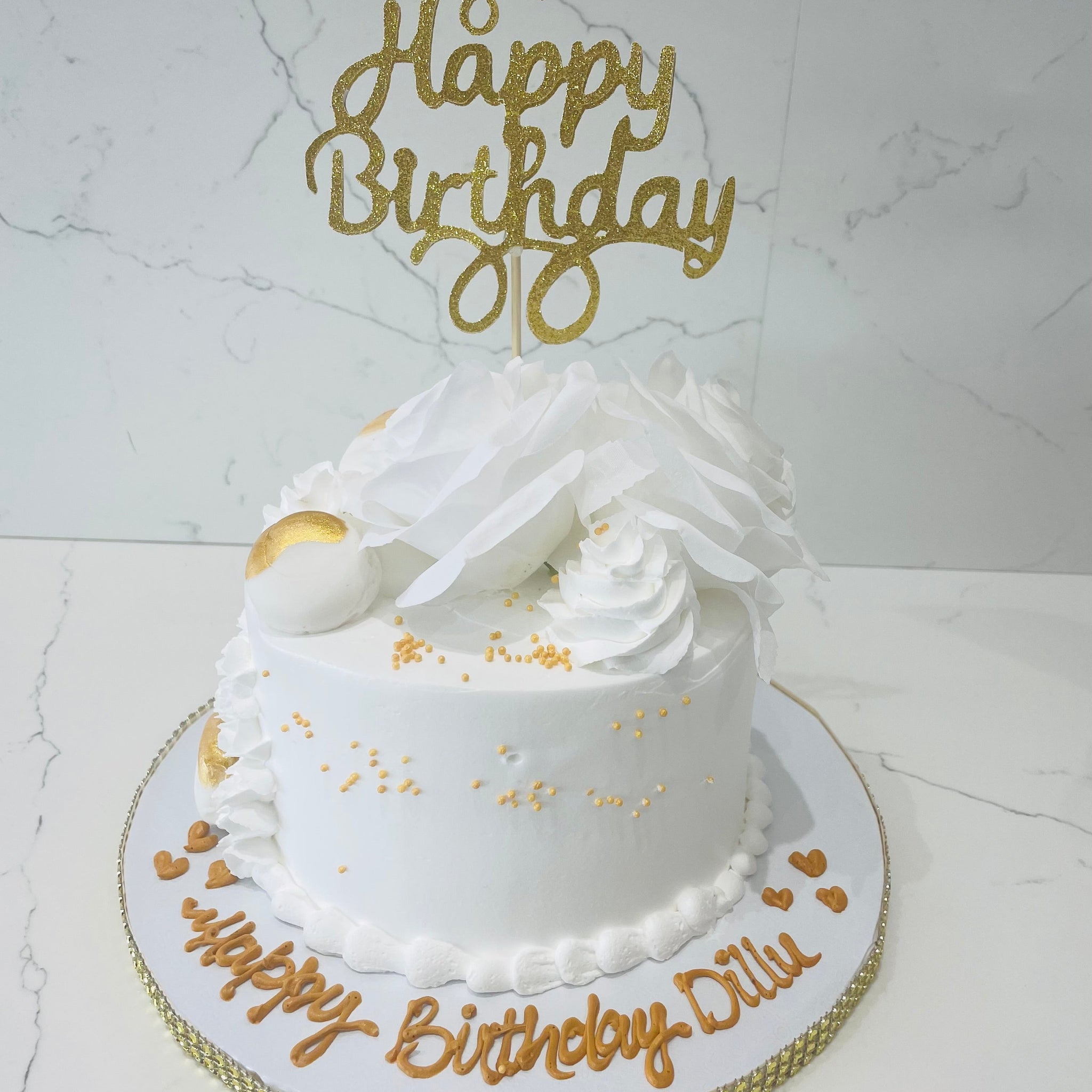 WHITE BEAUTY CREAM CAKE