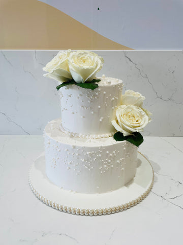 GANEEV WHITE WEDDING CAKE