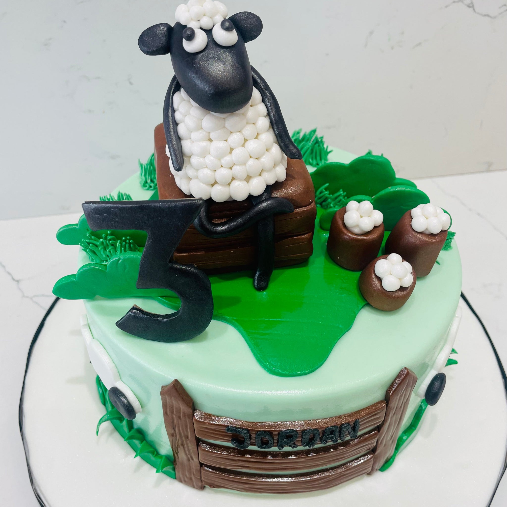 SHAUN THE SHEEP FONDANT CAKE