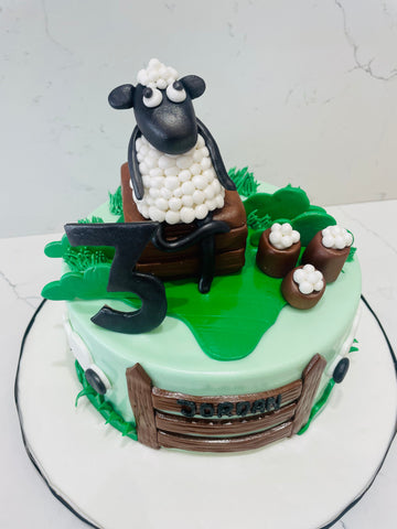 SHAUN THE SHEEP FONDANT CAKE