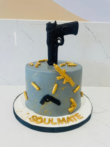 GUN FONDANT CAKE