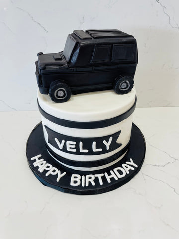 VELLY JEEP FONDANT CAKE