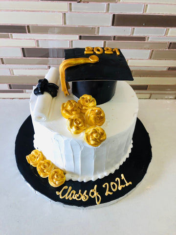 GRADUATION CREAM CAKE