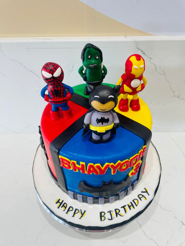 SUPERHEROES FONDANT CAKE