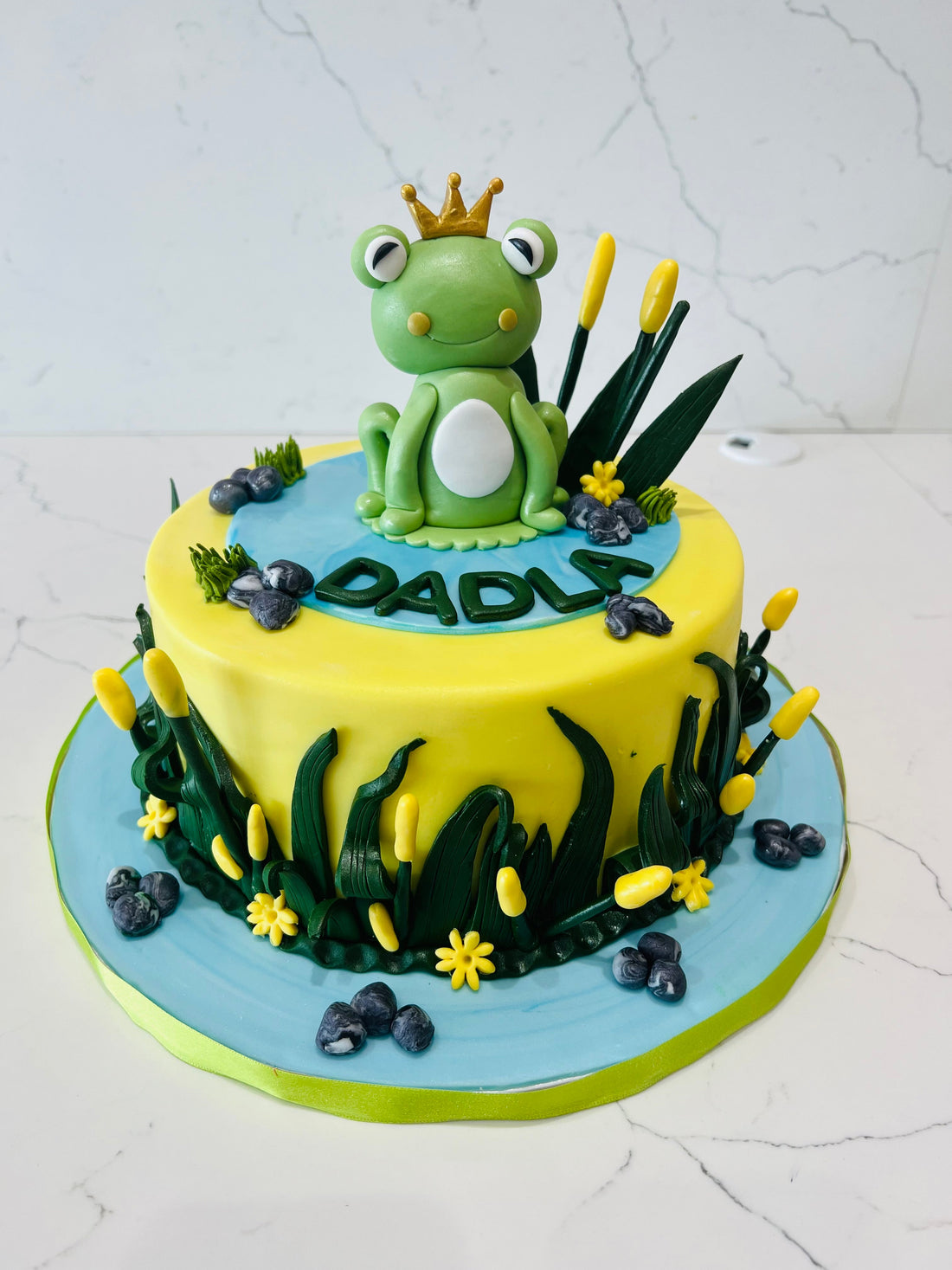 FROG FONDANT CAKE