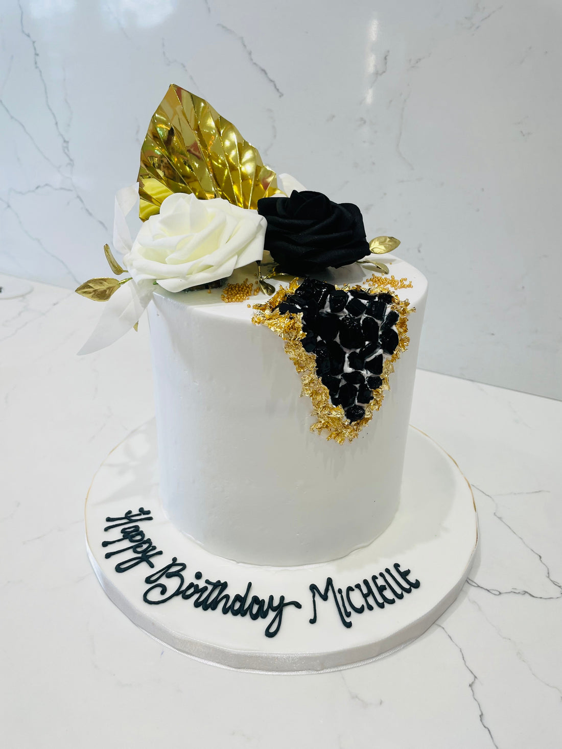 MICHELLE BLACK & GOLD GOEDE EFFECT CAKE