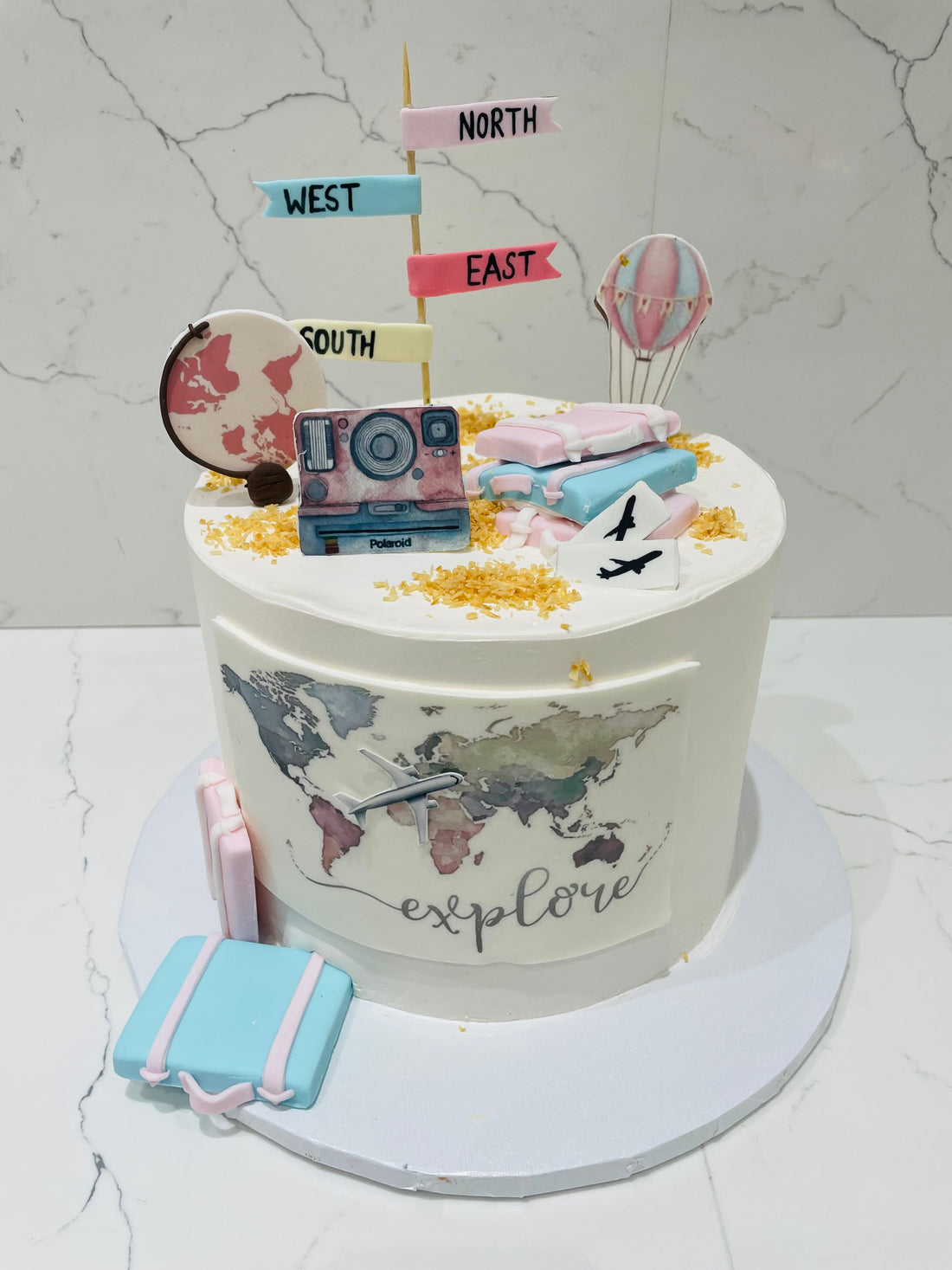 TRAVEL THEME CREAM CAKE