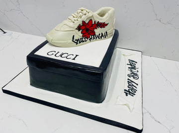 GUCCI SHOE BOX FONDANT CAKE