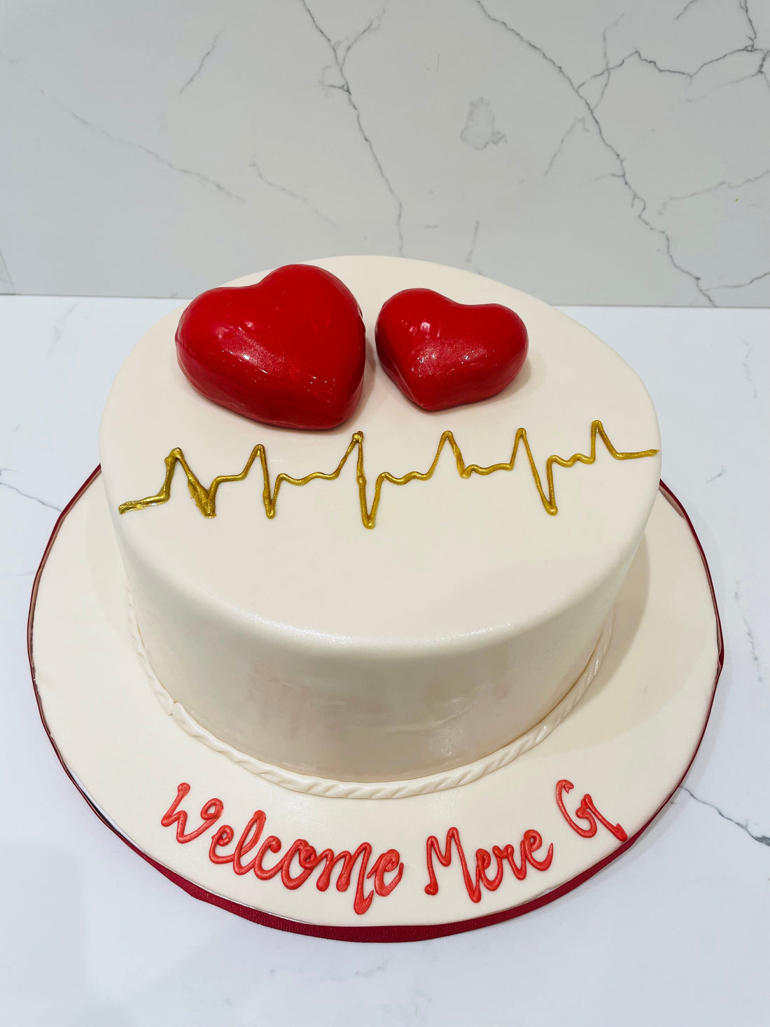 HEARTBEAT FONDANT CAKE