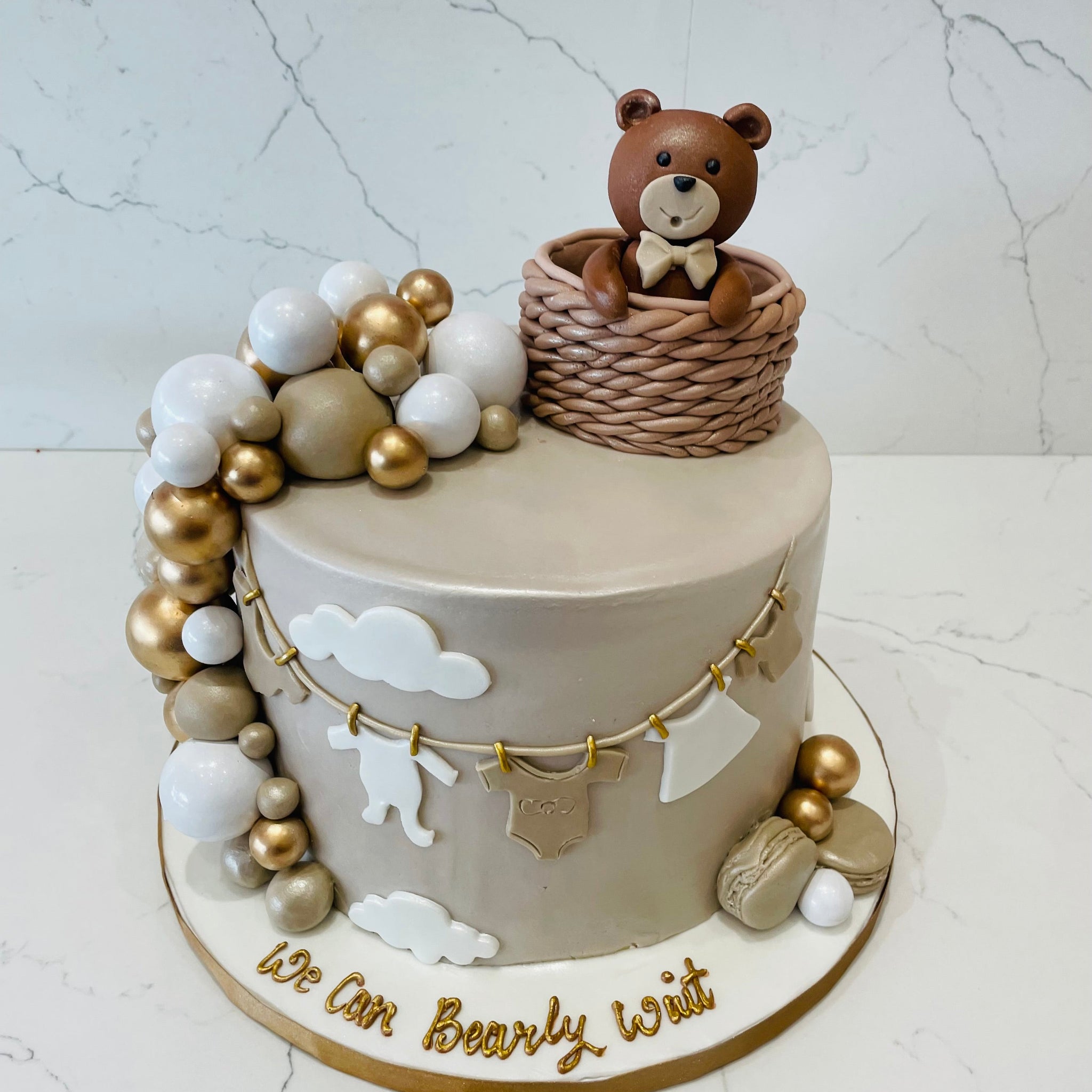 BEIGE & GOLD TEDDY FONDANT CAKE