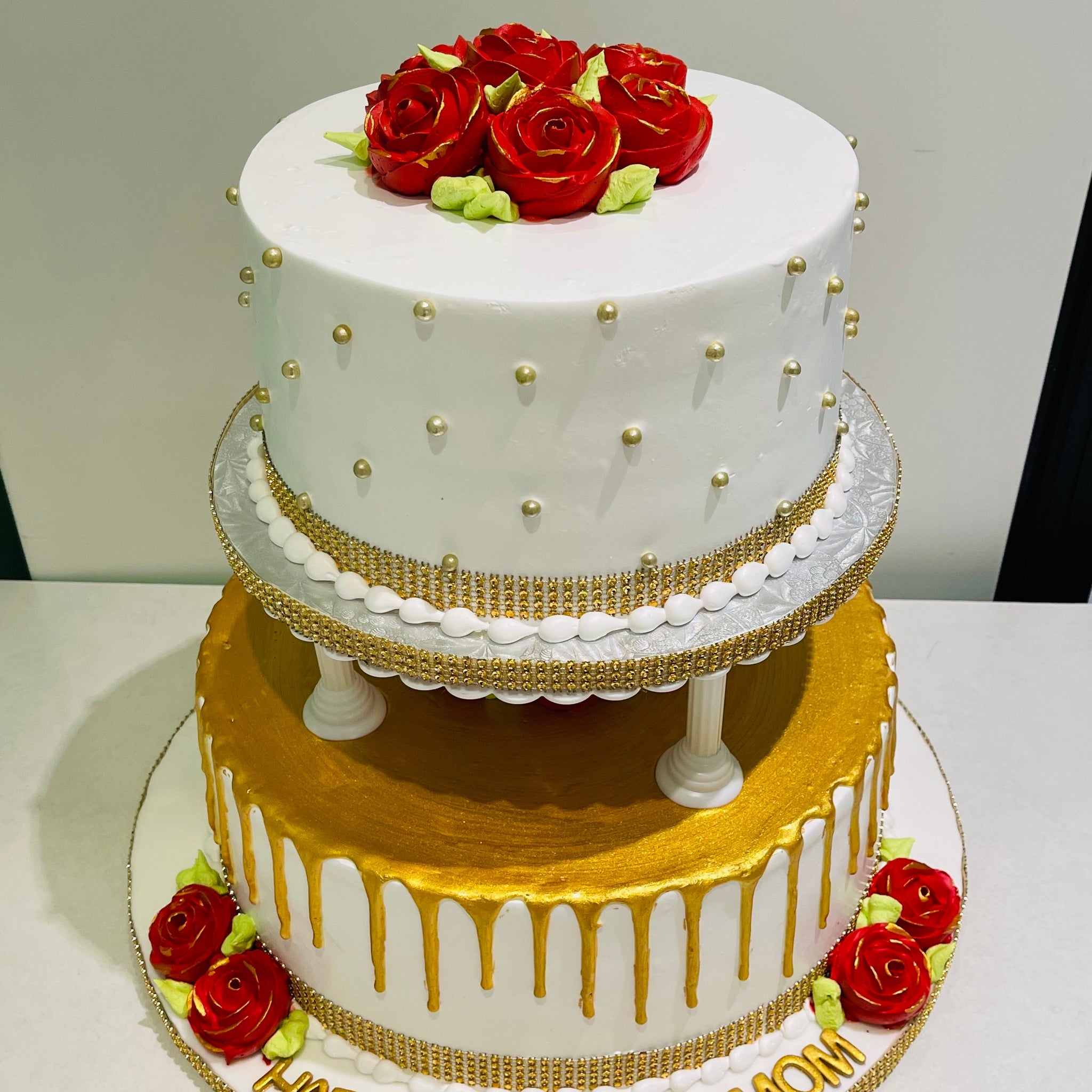 MOMMY GOLD TIERED CREAM CAKE