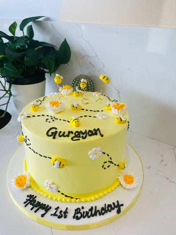 BEE CREAM BIRTHDAY CAKE