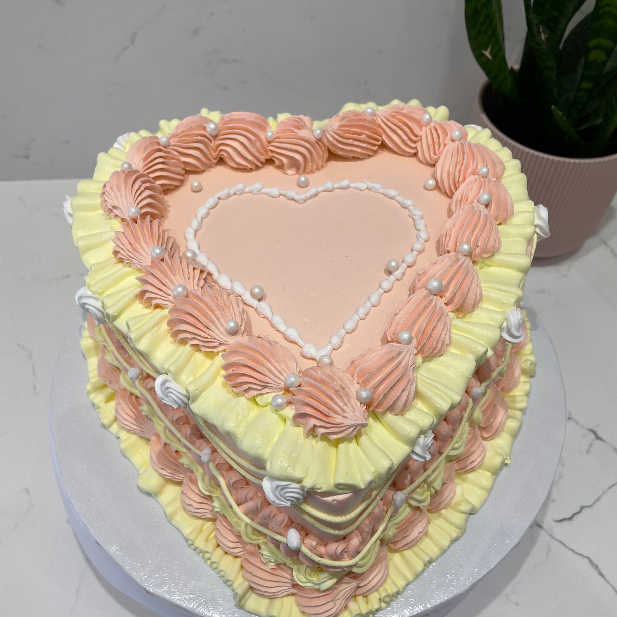 Pastel Vintage Cake