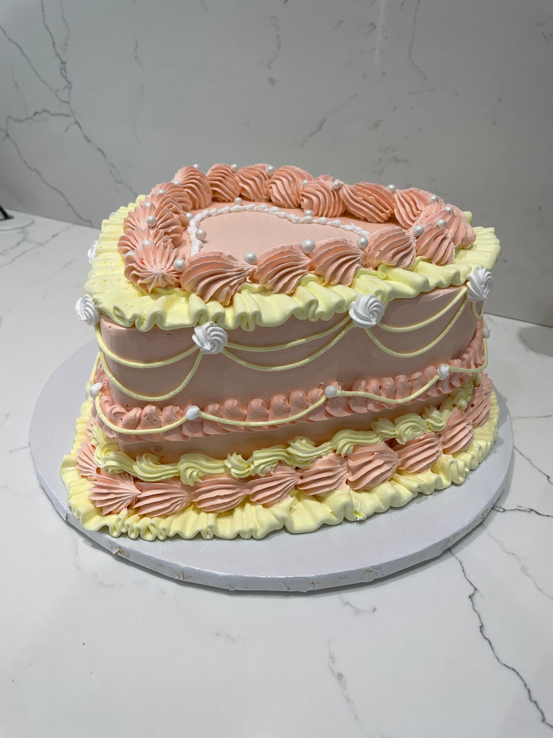 Pastel Vintage Cake